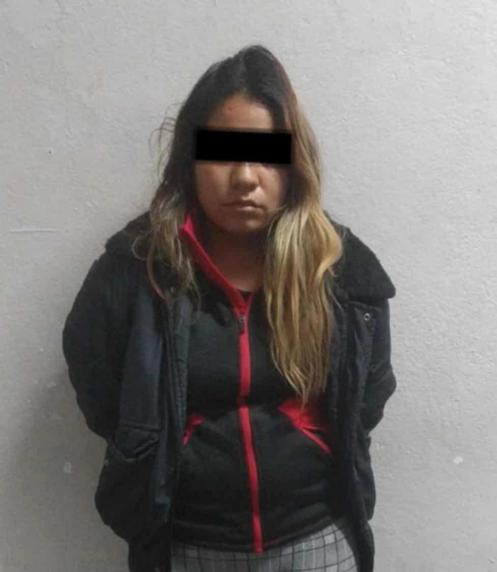 Antes de poder salir de una tienda con alrededor de 5 mil pesos en mercancía, una pareja fue detenida en la Colonia Camino Real