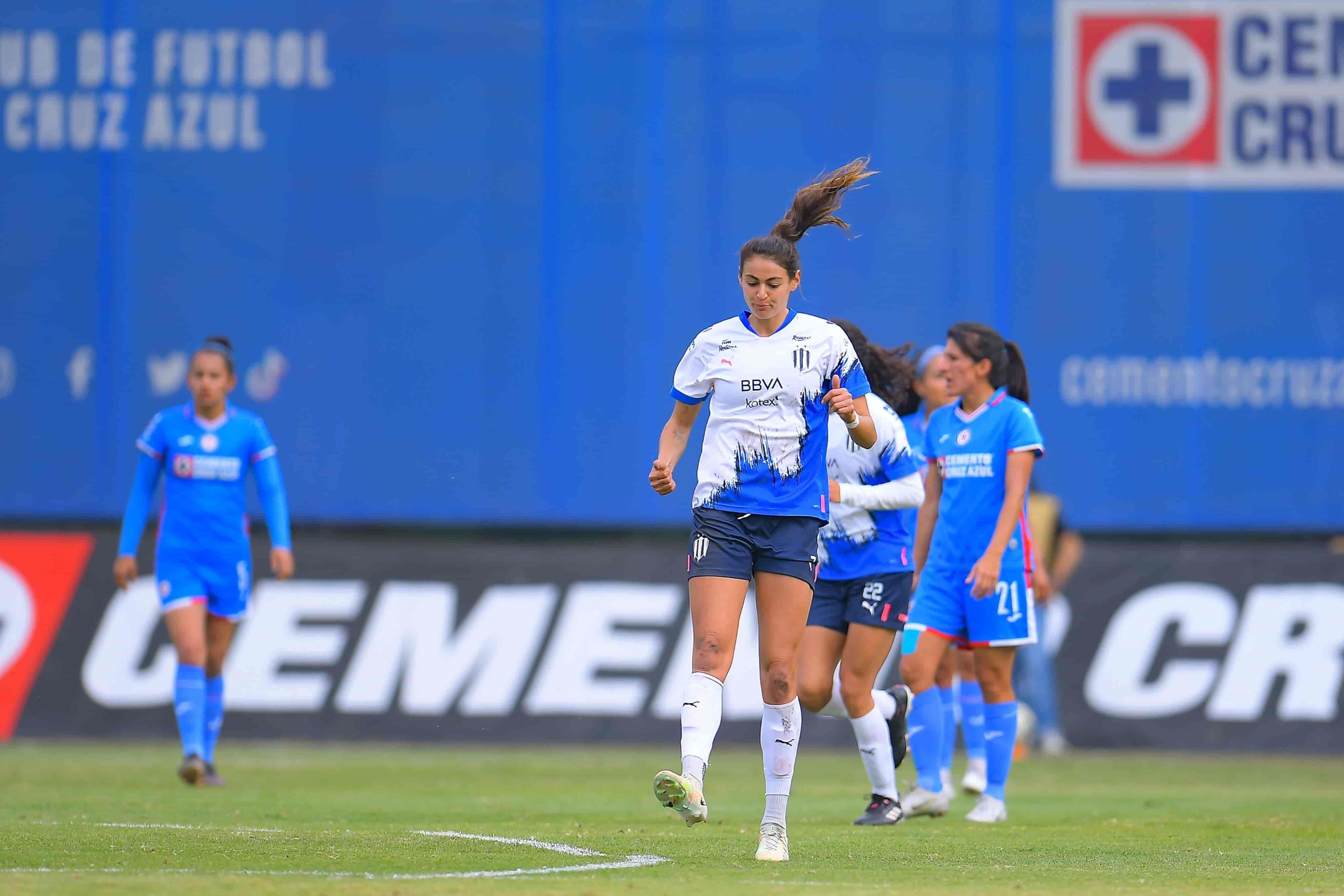 Christina Burkenroad hace el  2-0.