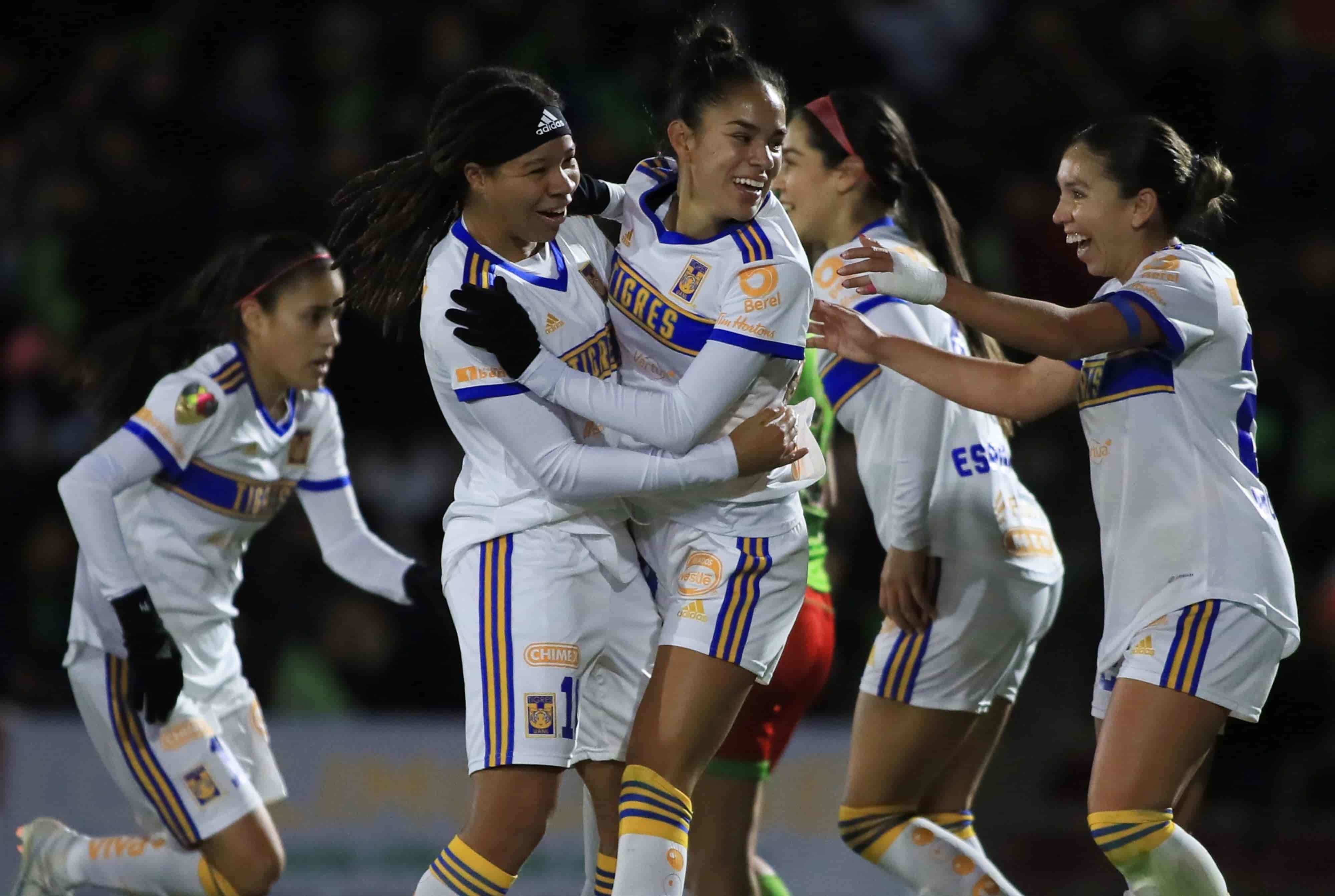 Maricarmen Reyes hace el 1-1.