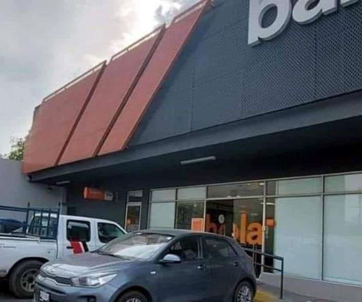 Despojan de 80 mil a hombre que salía de banco en SN