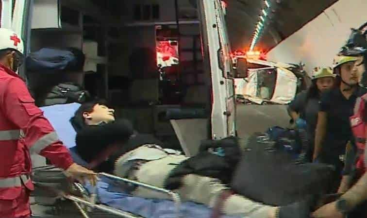 Un conductor de origen coreano resultó lesionado luego de volcar su auto tras ser impactado por un taxista