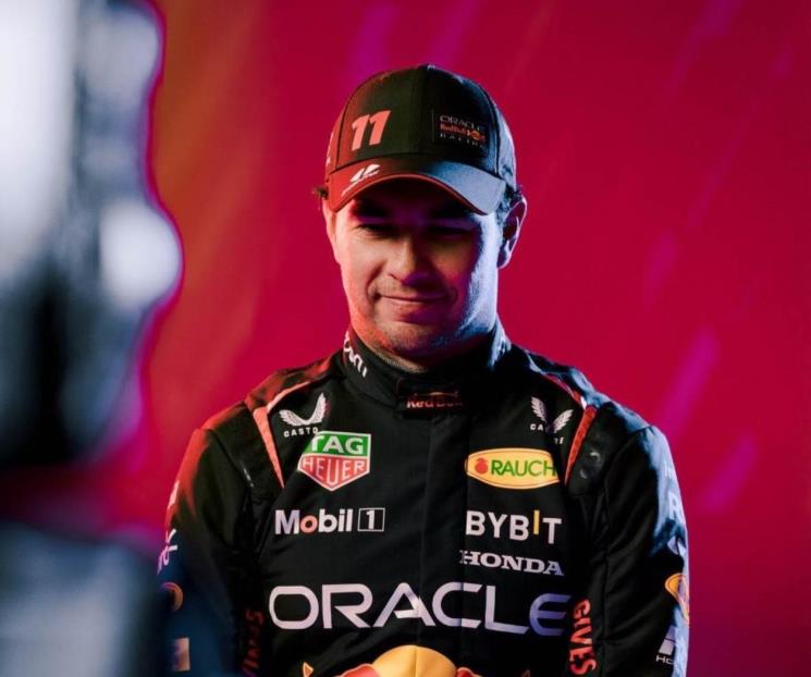 Prueba Checo Pérez el RB19 en Silverstone Prueba Checo Pérez el RB19 en Silverstone