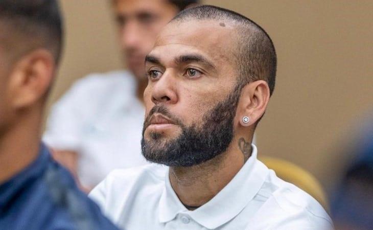 Víctima de Dani Alves quiere que él siga en la cárcel
