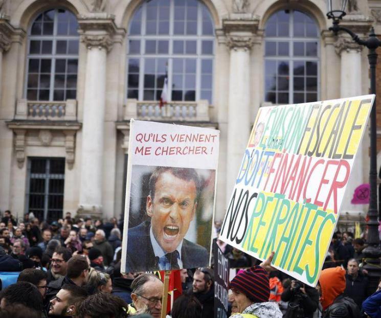 Exigen frenar reformas en Francia