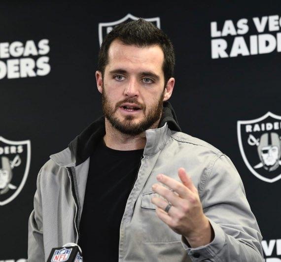 Liberan los Raiders a Derek Carr