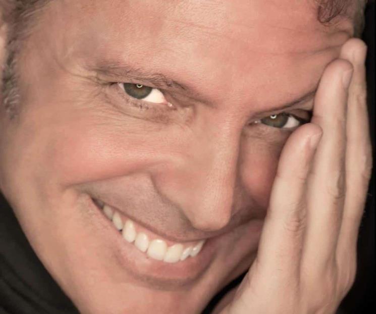 Luis Miguel confirma su regreso y anuncia gira para este año Luis Miguel confirma su regreso y anuncia gira para este año