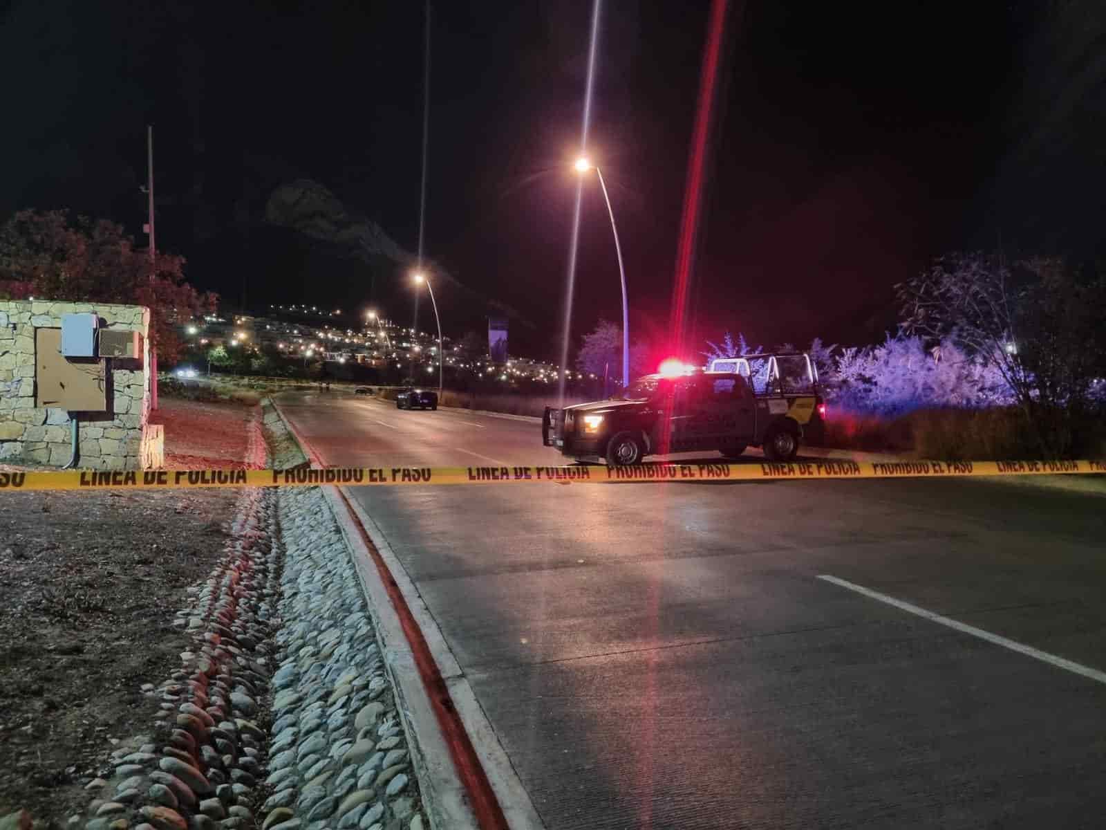 El conductor de un vehículo que era seguido por delincuentes, fue acribillado a balazos y el auto quedó en un lote baldío