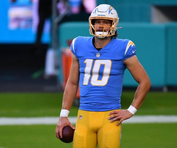 Preparan renovación millonaria para Justin Herbert Preparan renovación millonaria para Justin Herbert