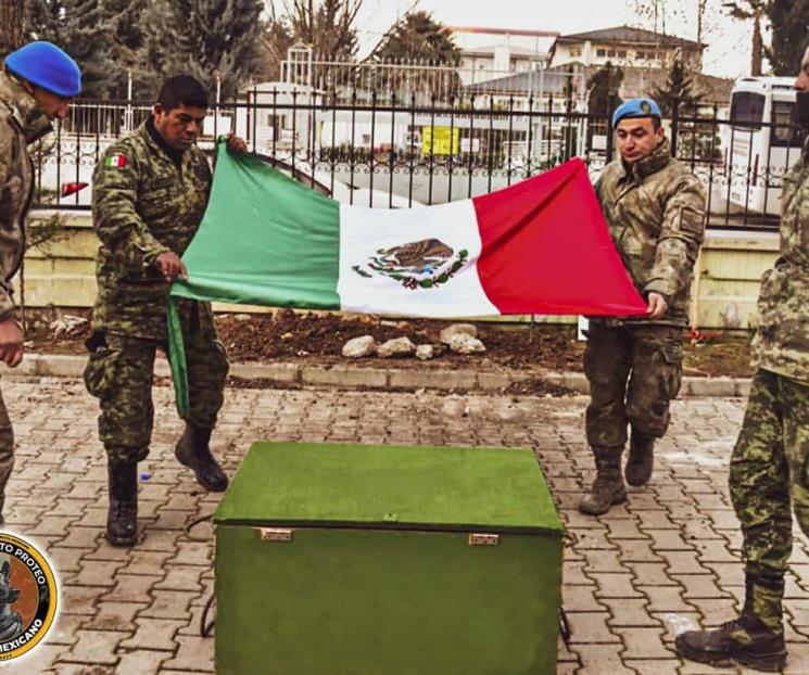 Restos de perro rescatista regresan a México Restos de perro rescatista regresan a México