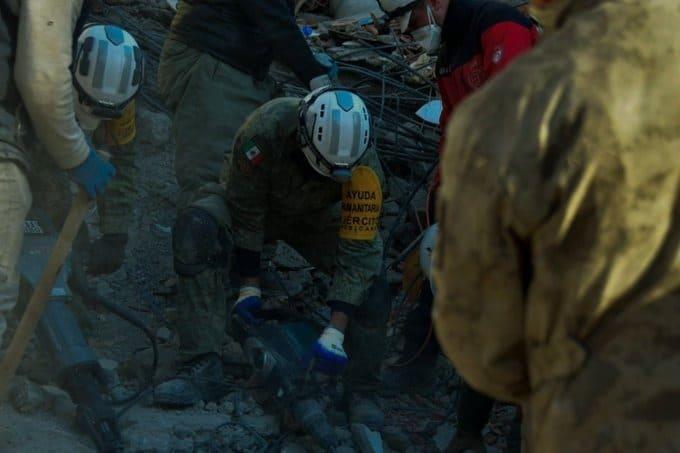 Alistan regreso de rescatistas de México Alistan regreso de rescatistas de México