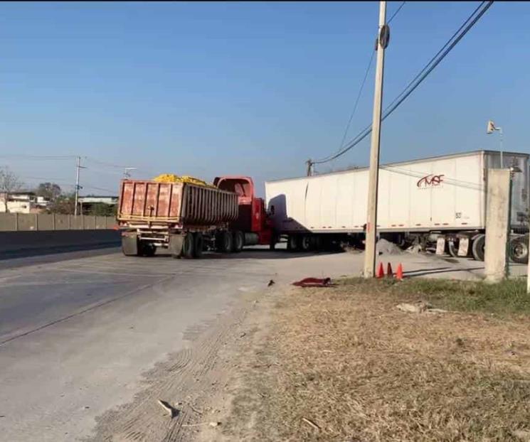 Chocan tráileres en Allende Chocan tráileres en Allende
