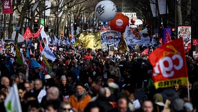 Toman franceses de nuevo las calles