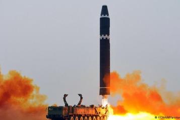 Lanza Norcorea misiles; Se&uacute;l prepara respuesta