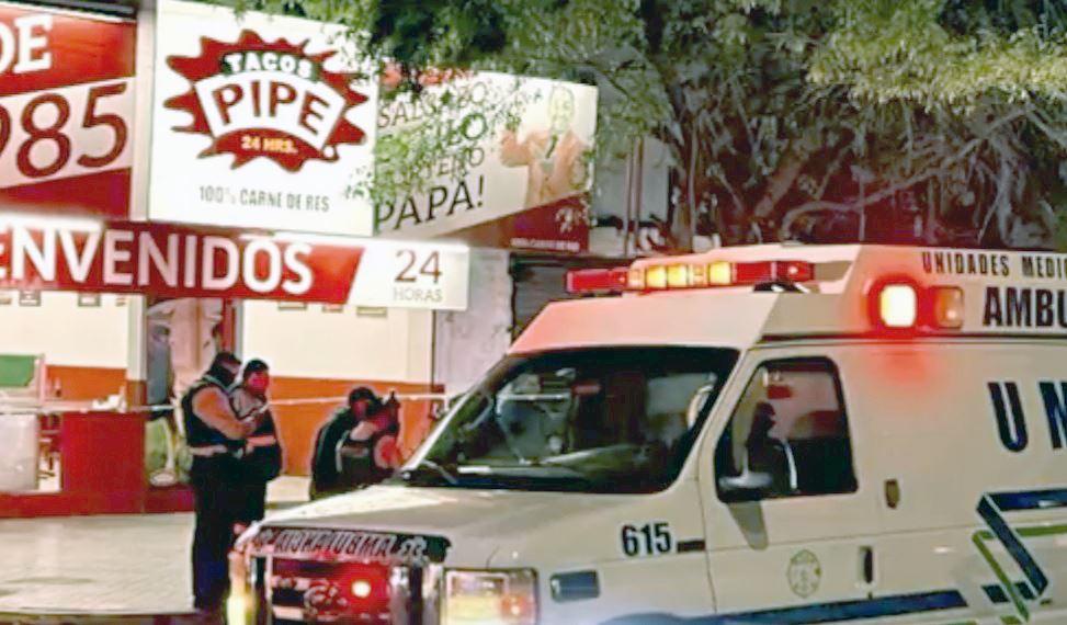 Ejecutan a hombre mientras cenaba Ejecutan a hombre mientras cenaba