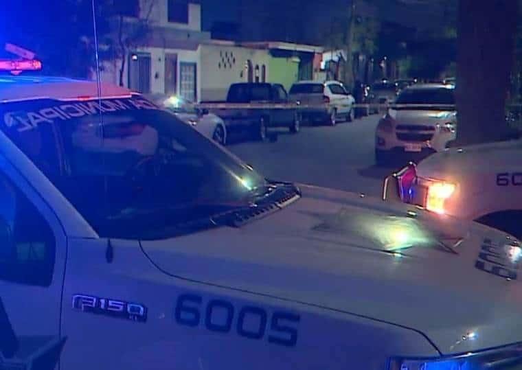 Ejecutan de dos disparos a joven en García Ejecutan de dos disparos a joven en García