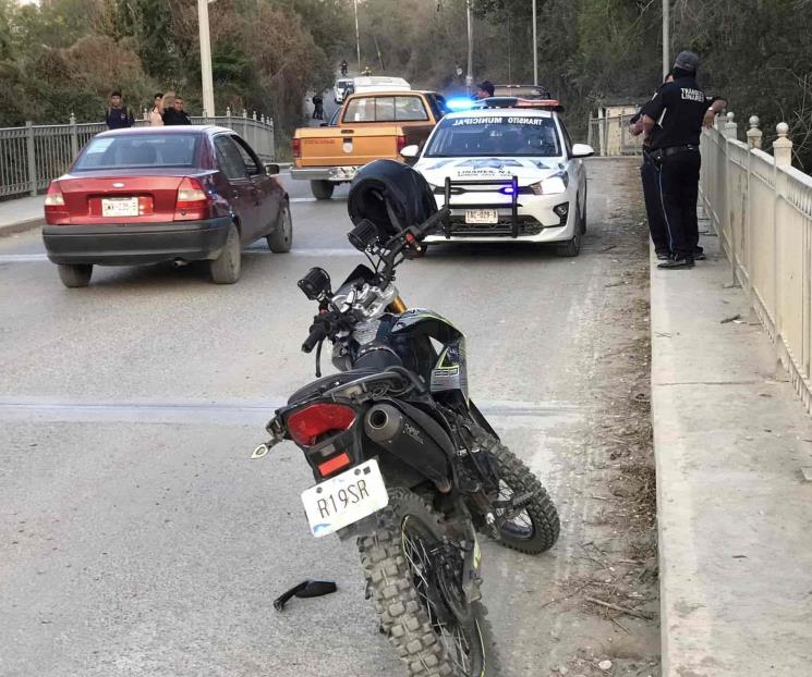 Sufre mujer derrape en su moto Sufre mujer derrape en su moto