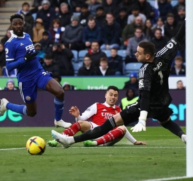 Gana el Arsenal y no sueltan la cima de la Premier Gana el Arsenal y no sueltan la cima de la Premier