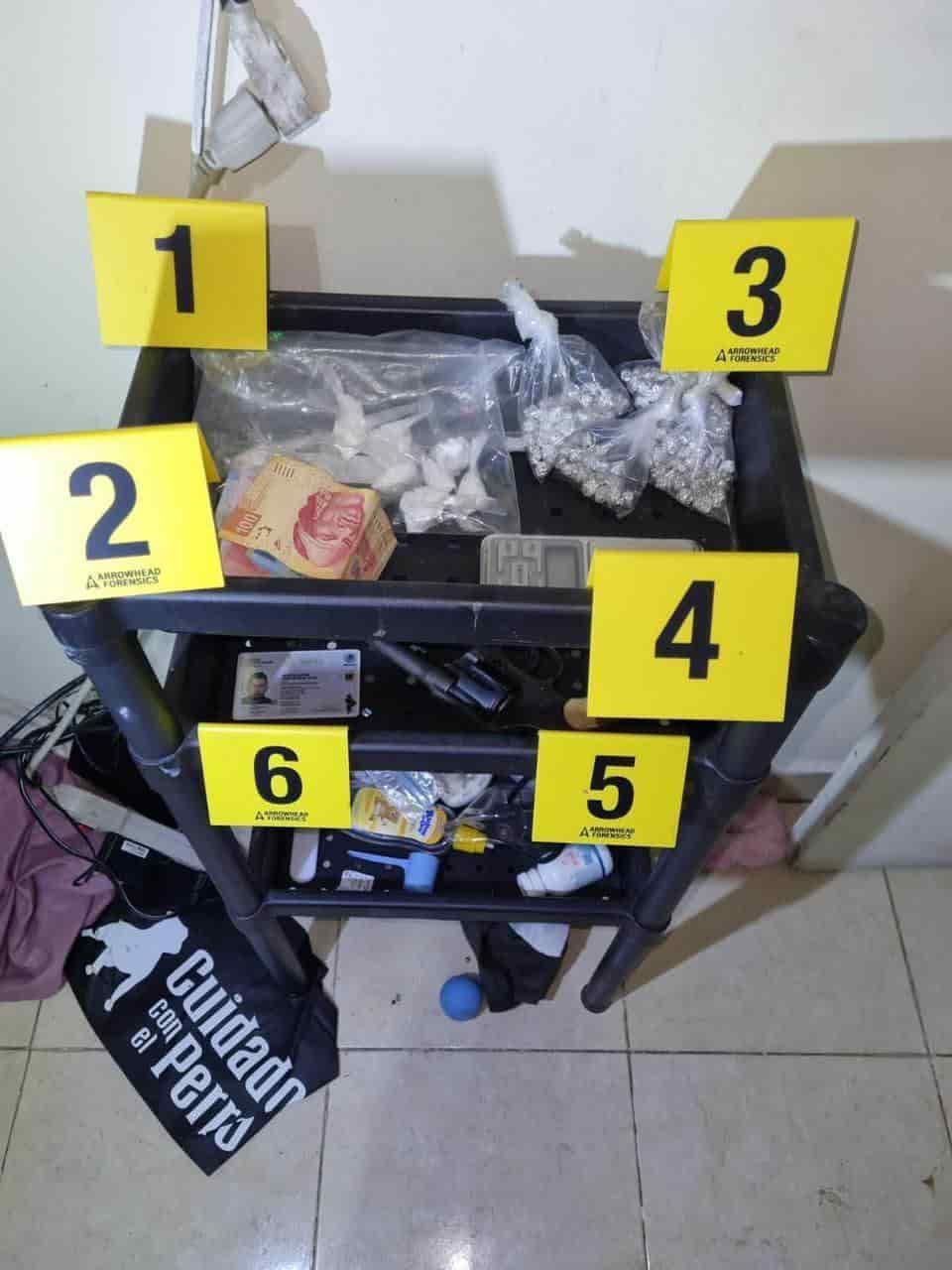 Un hombre detenido, así como el aseguramiento de droga y un arma de fuego, fue el resultado de un cateo realizado en un domicilio de la Colonia Burócratas Federales