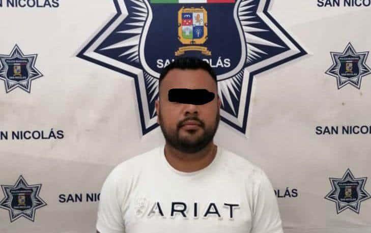 Detiene policía a presunto asaltante bancario