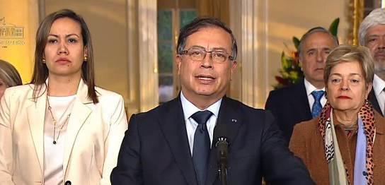 Hace Petro ajustes en su gabinete