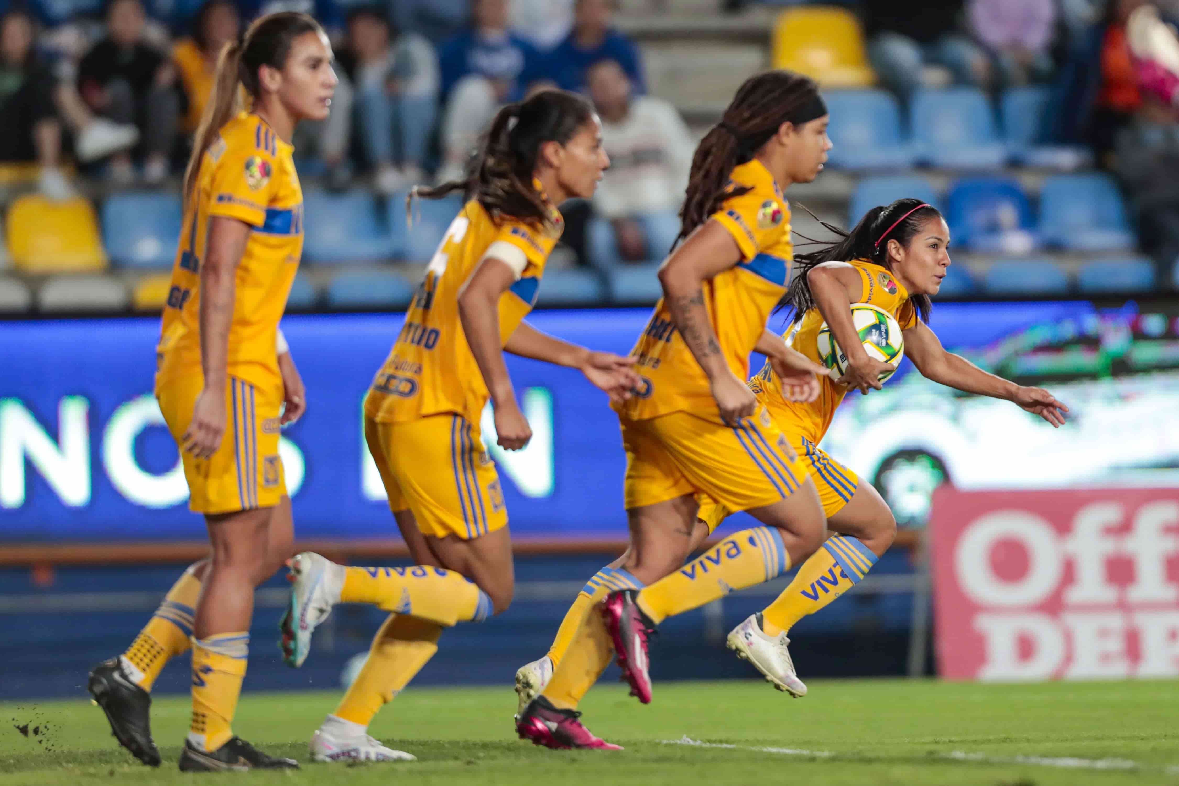 Nancy Antonio hace el 2-1.