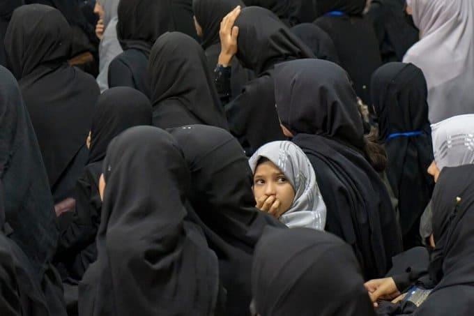 Preocupan presuntos envenenamiento de niñas iraníes