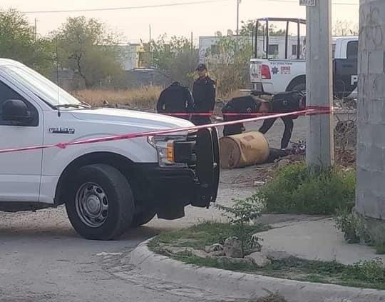 Dejan cadáver dentro de tambo en Escobedo