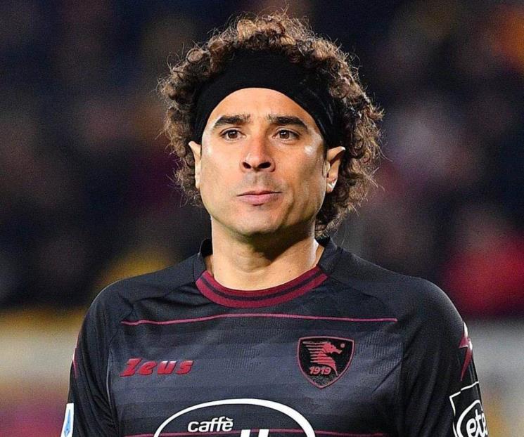 El Salernitana quiere renovar a Ochoa