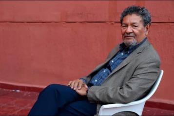&Eacute;lmer Mendoza tendr&aacute; homenaje en Feria del Libro de Coyoac&aacute;n