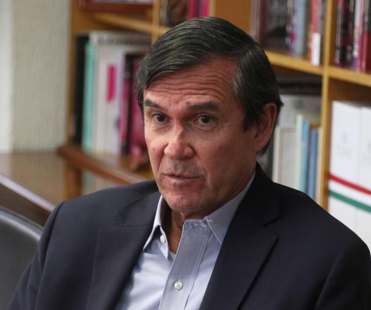 Cesan por Plan B a secretario del INE