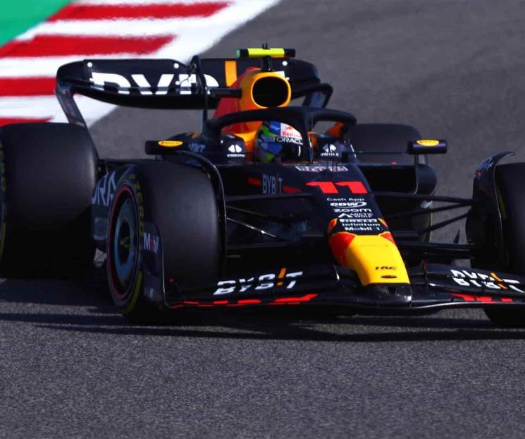 Checo Pérez, el más rápido en primera práctica de Bahrein