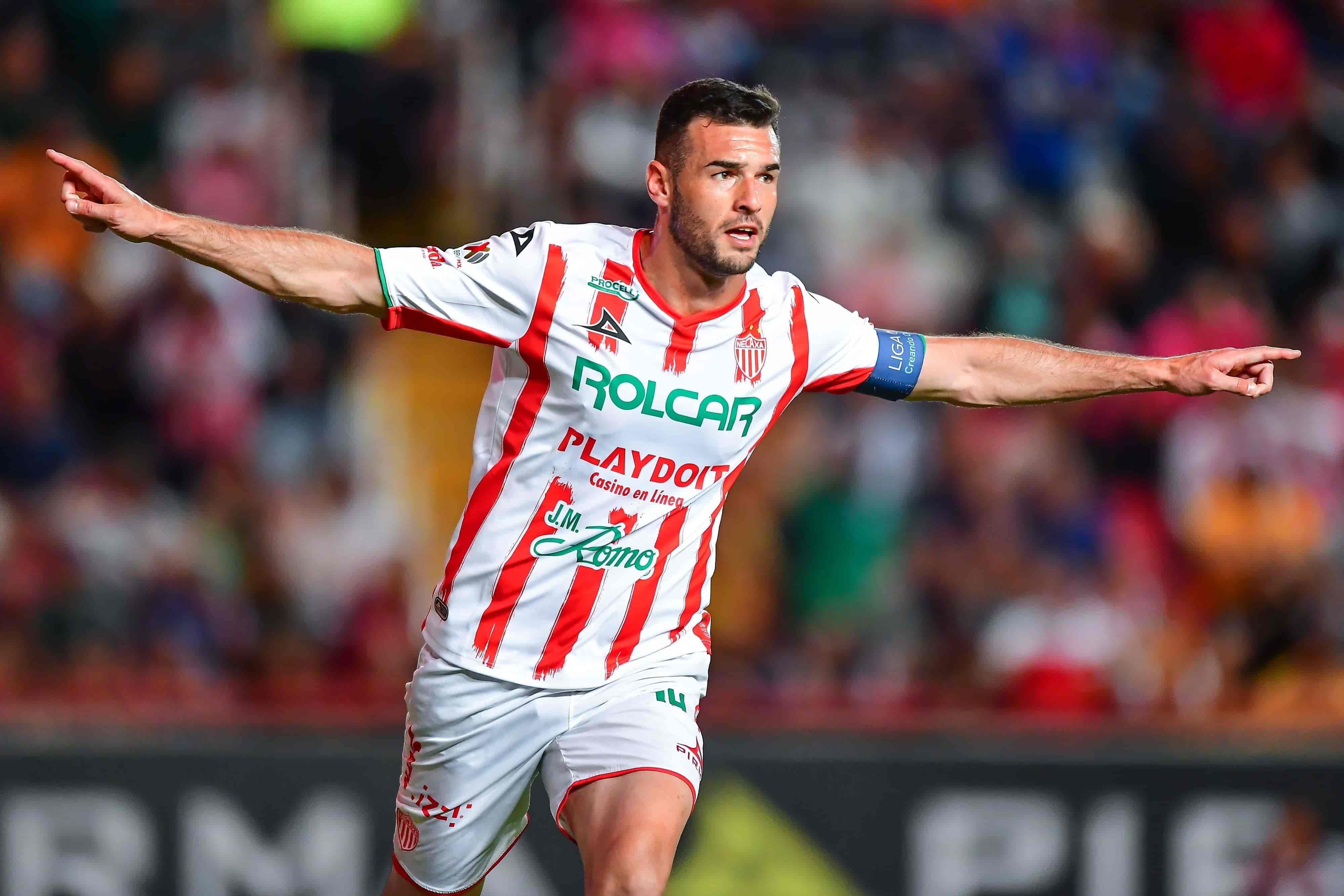 Necaxa anota pero se anula por posición adelantada.