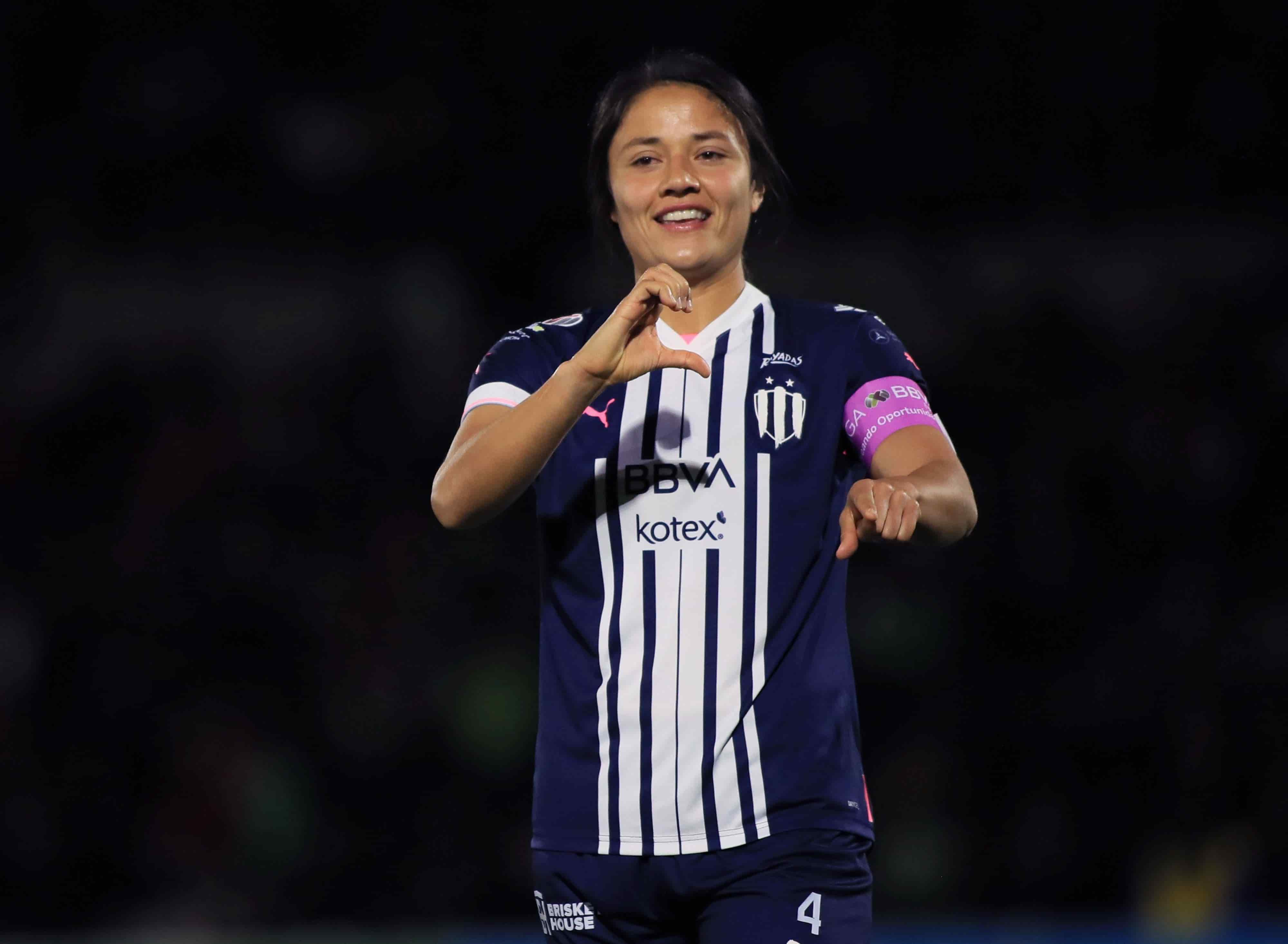 Rebeca Bernal hace el 2-0.