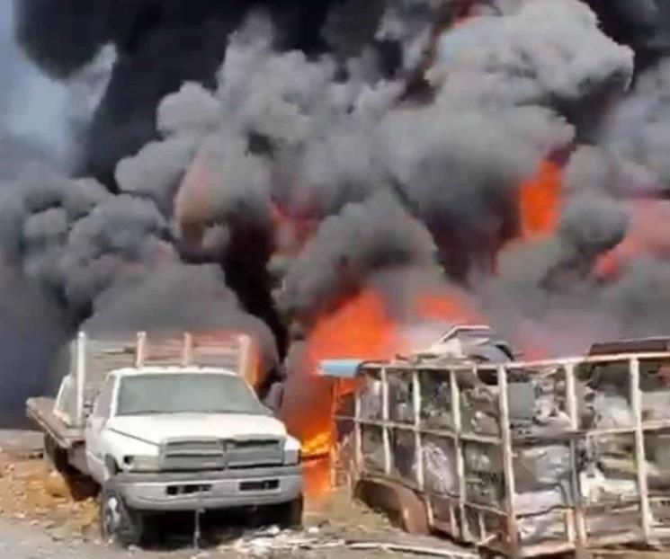 Se incendia empresa al norponiente de Monterrey