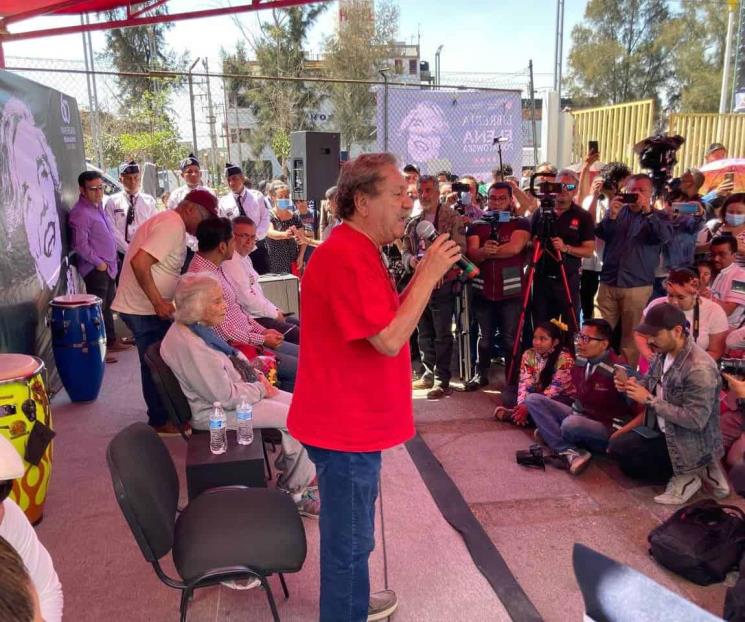 Leer no les va a mejorar su situación económica: Taibo II