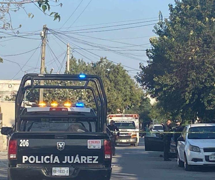 Acribillan a hombre dentro de su vehículo en Juárez