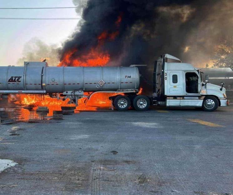 Muere trailero calcinado en Ciénega de Flores