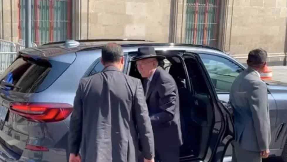 Salazar se reúne con AMLO tras secuestro de estadounidenses