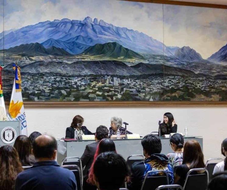 Conversan en la UANL sobre las mujeres