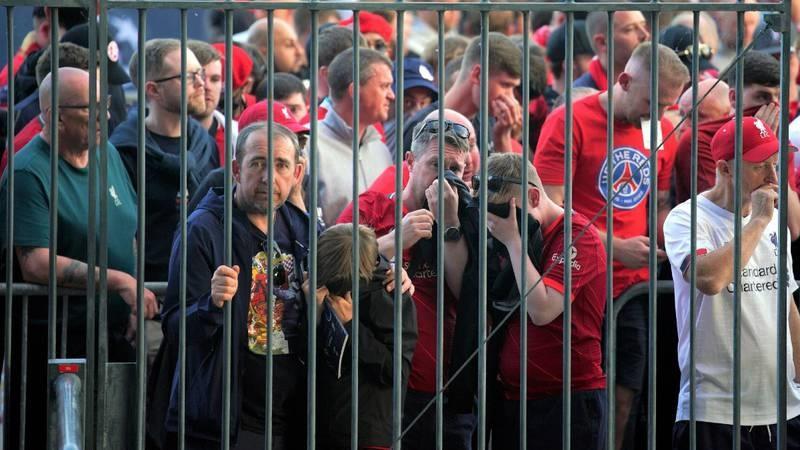 Reembolsarán a fans de Liverpool tras caos en Final de UCL