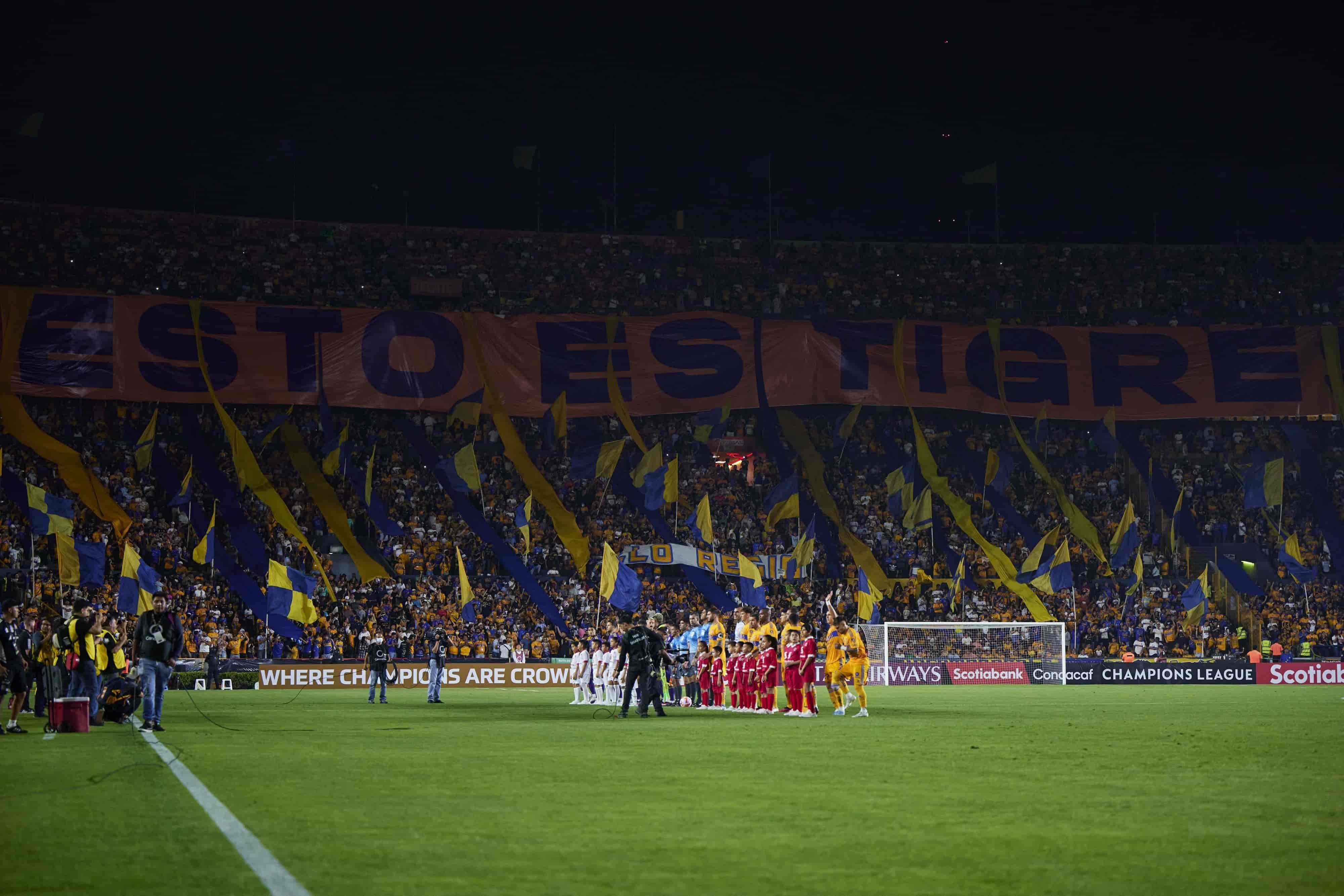 Estadio Universitario.
