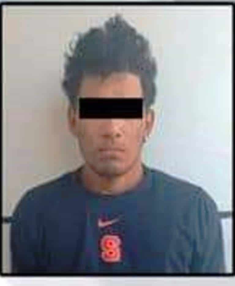 Elementos de la policía preventiva de Cadereyta, lograron la detención de un hombre que fue sorprendido, robando el cableado