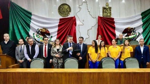 Reconoce Congreso a Tigres Femenil