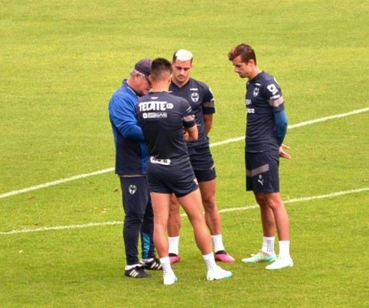 Sería Cortizo titular en Rayados para duelo vs Pachuca