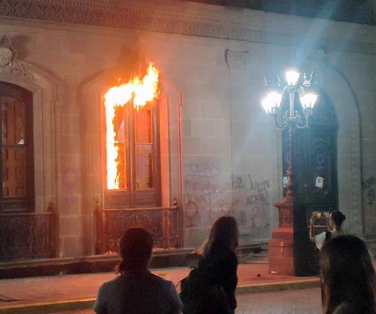 Opacan con vandalismo marcha del 8M en la ciudad