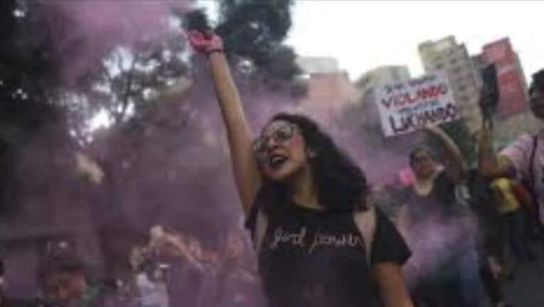 Salen mujeres a las calles a reivindicar sus derechos
