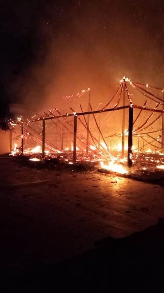 Se incendia palapa de restaurante