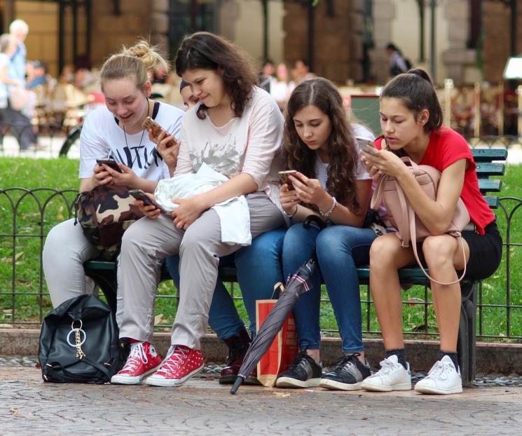 Así es cómo las redes sociales afectan nuestro cerebro Así es cómo las redes sociales afectan nuestro cerebro
