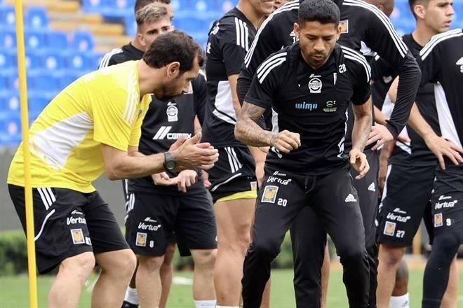 Ya trabaja Tigres con Óscar Tojo