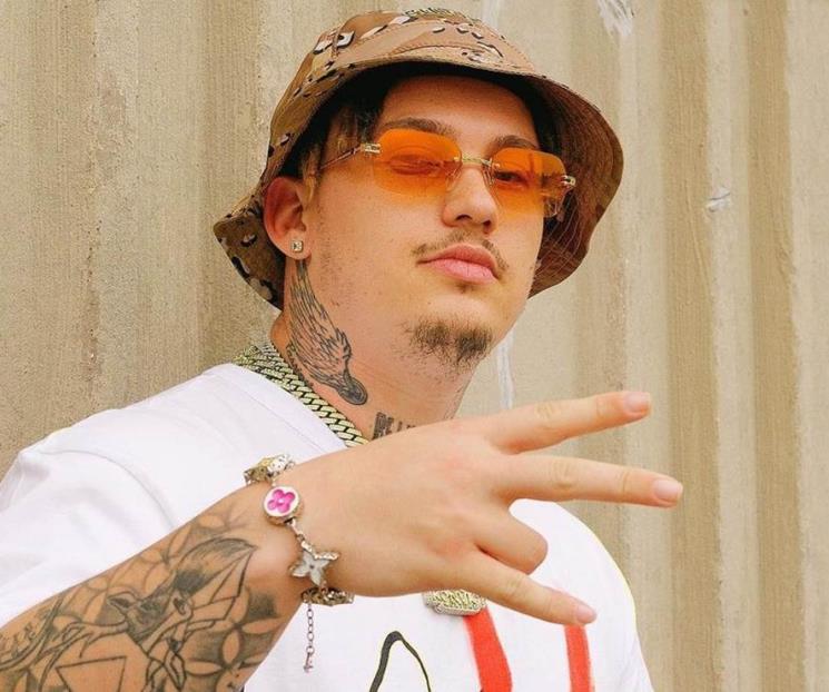 Muere el rapero Costa Titch tras desplomarse del escenario